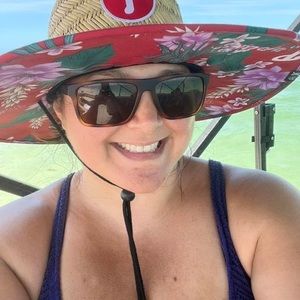 Meet your Posher, Christina